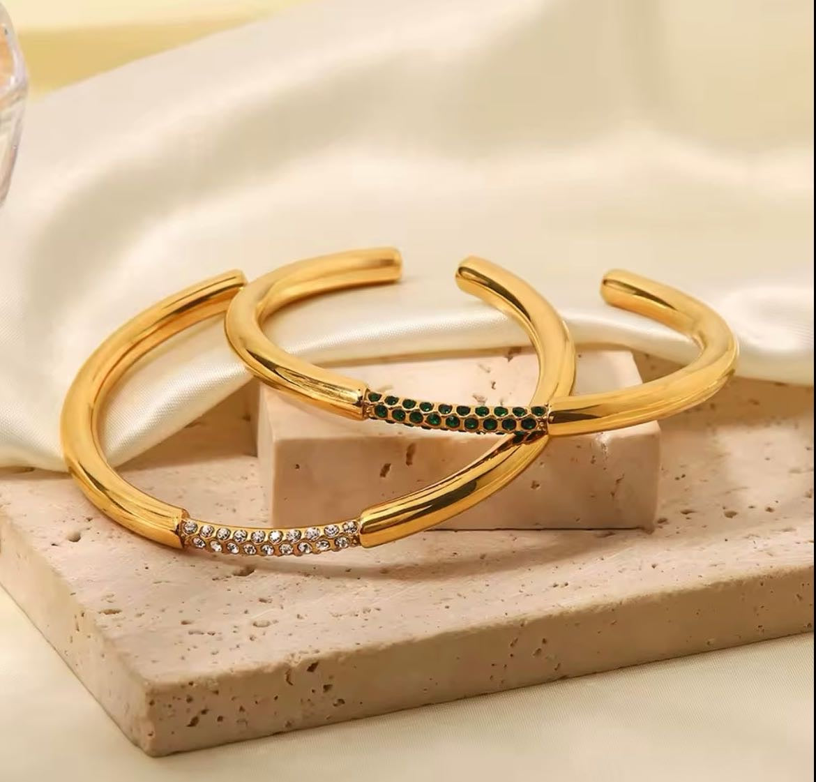 ALYA BANGLE