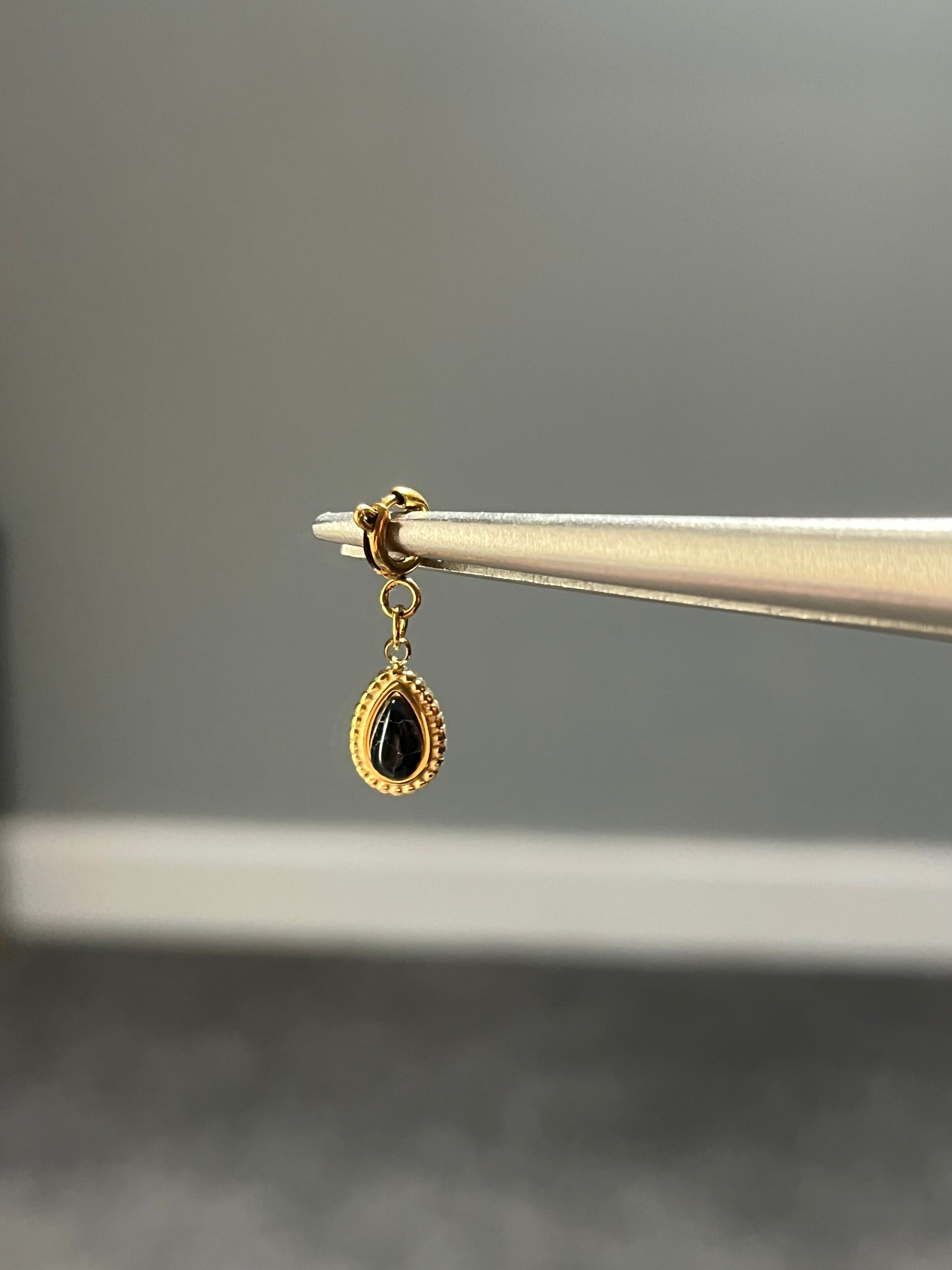 BLACK DROP CHARM
