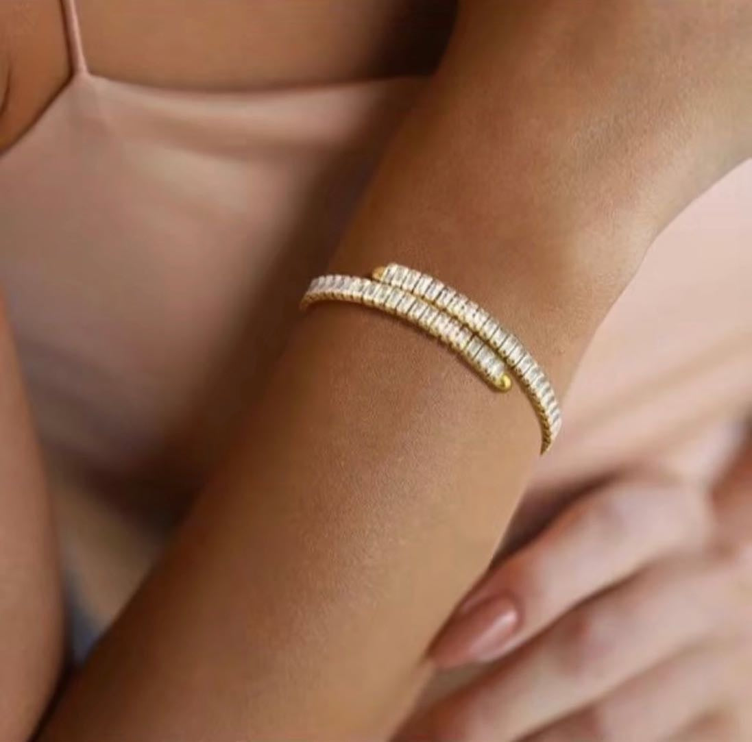 ZOYA DIAMOND WRAP AROUND CUFF