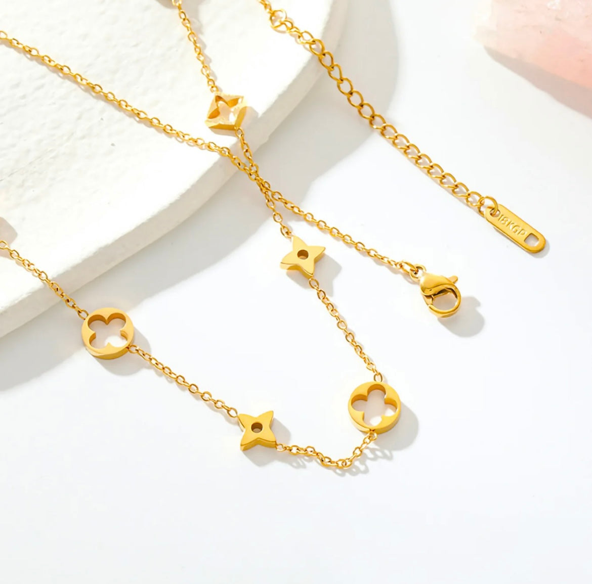 MINHA NECKLACE