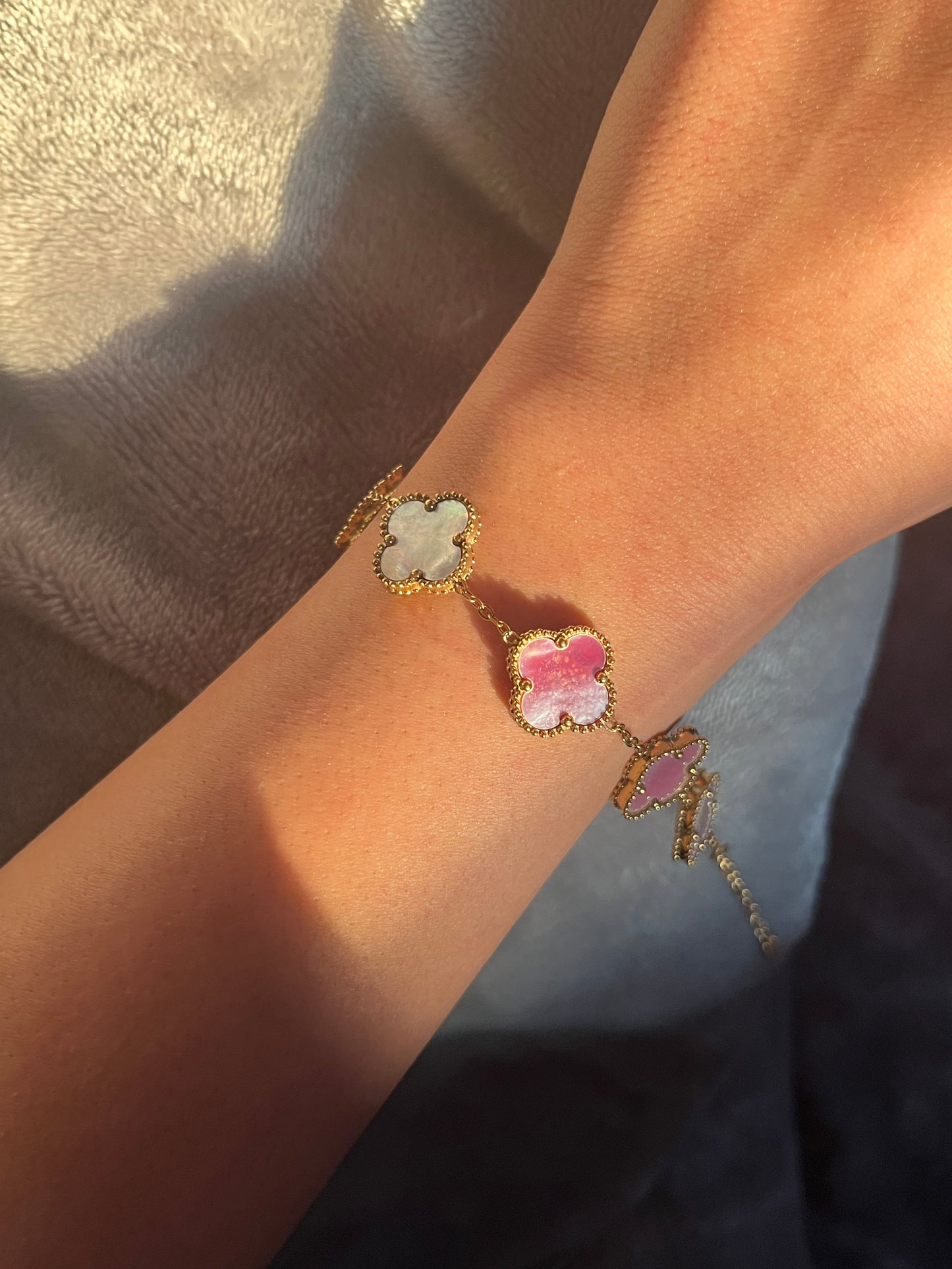 LARGE PINK MOTHER OF PEARL BRACELET