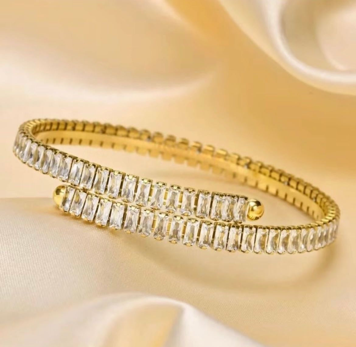 ZOYA DIAMOND WRAP AROUND CUFF