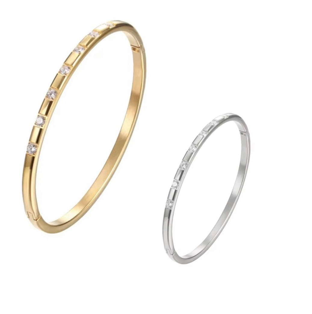 VONDRA BANGLE