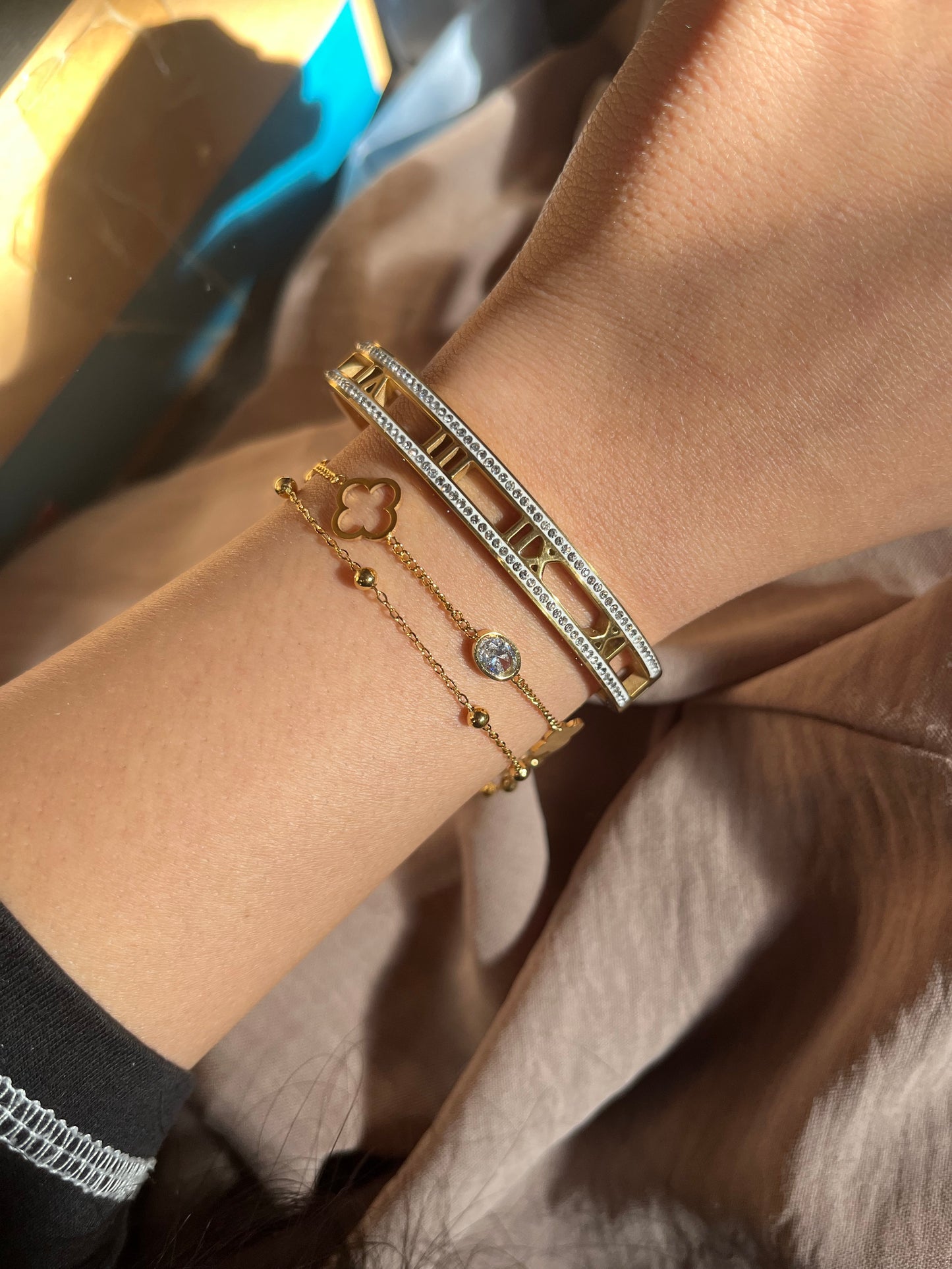 BLING ROMAN N CUFF
