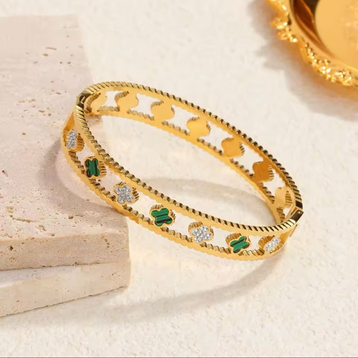 BADIA BLING CLOVER CUFF