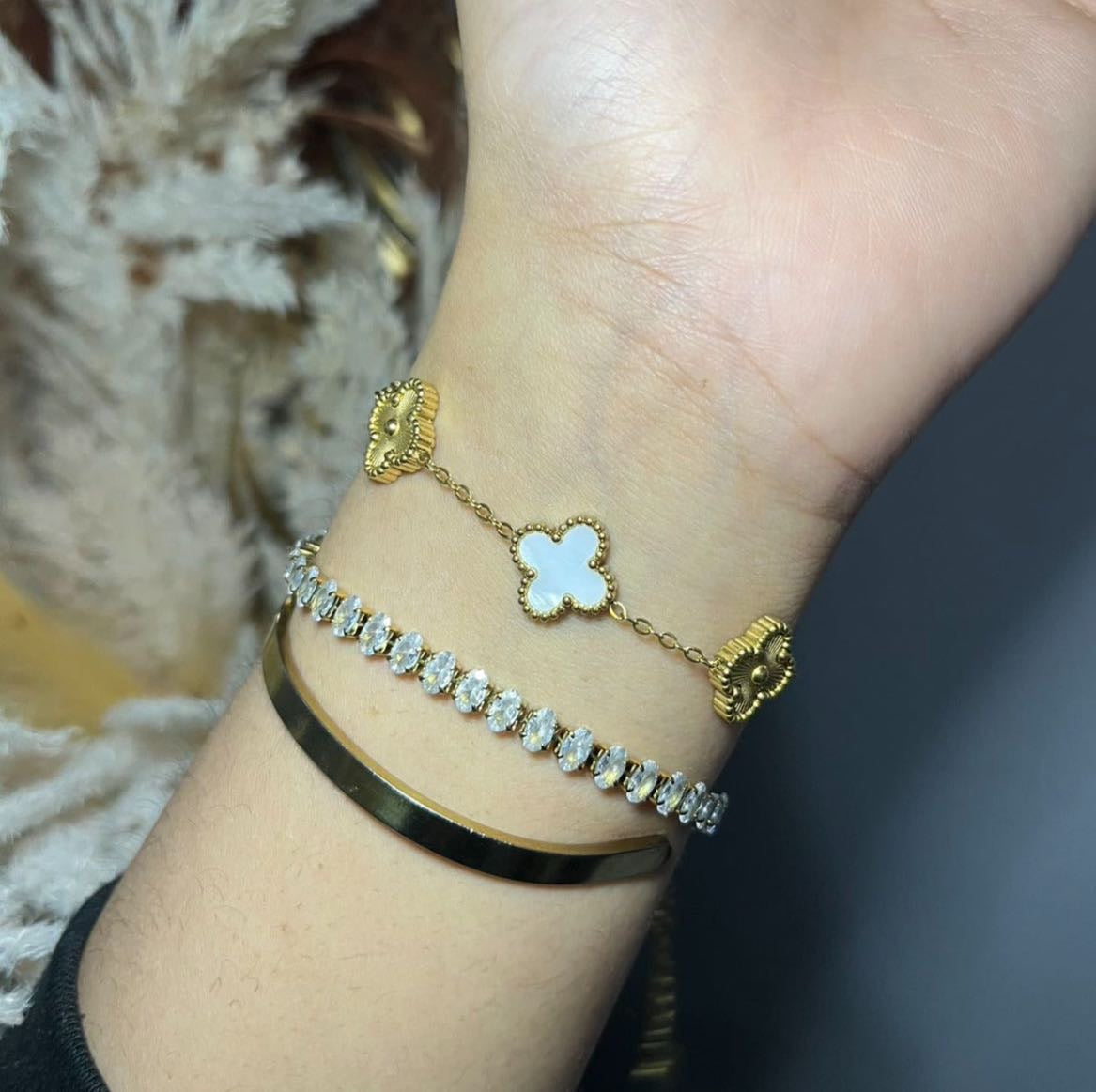 NYRA GOLD CLOVER BRACELET