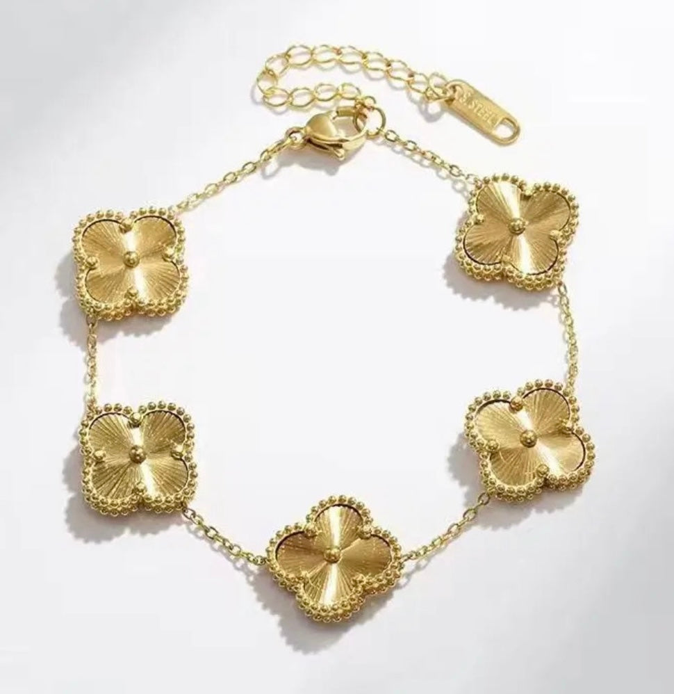 LIMITED EDITION GOLD CLOVER