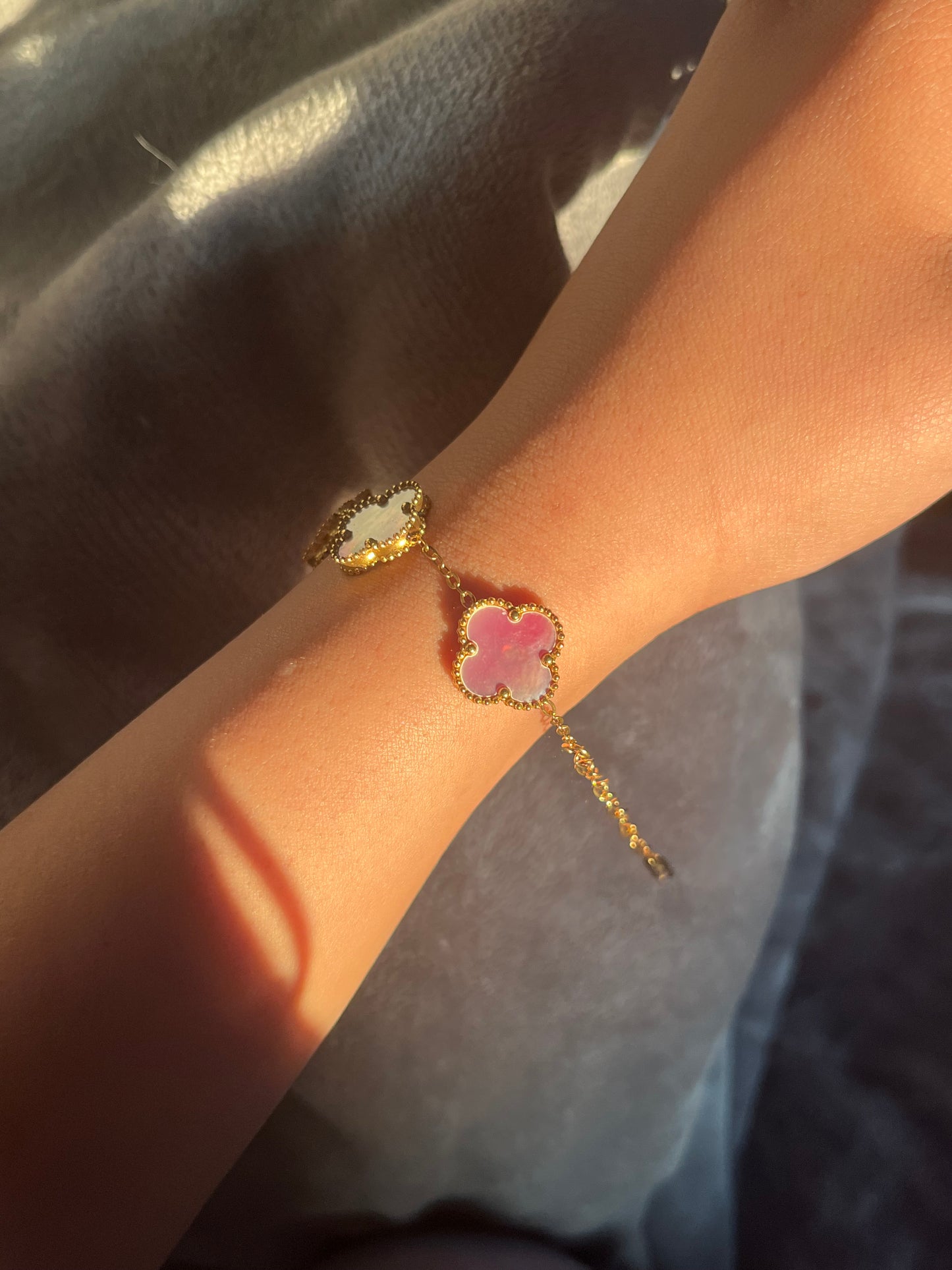 LARGE PINK MOTHER OF PEARL BRACELET