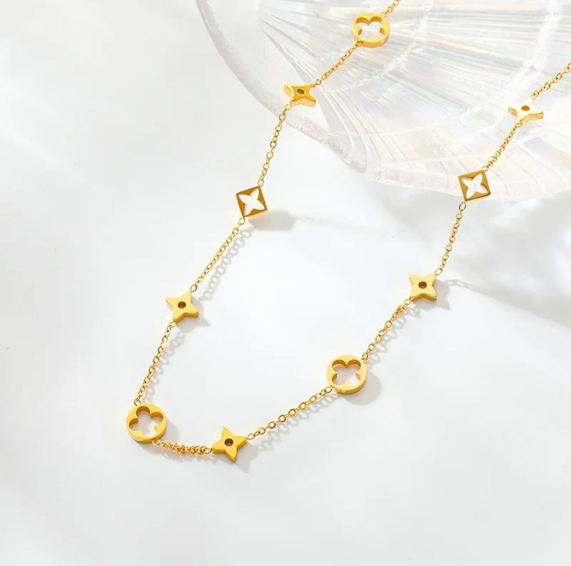 MINHA NECKLACE