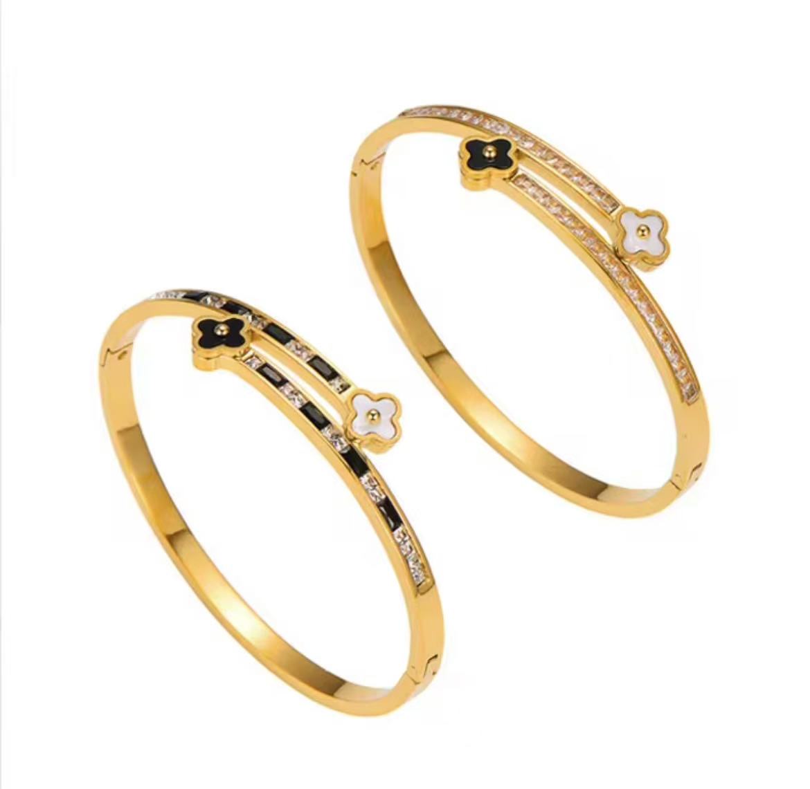 VANES CRYSTALIIZE BANGLE