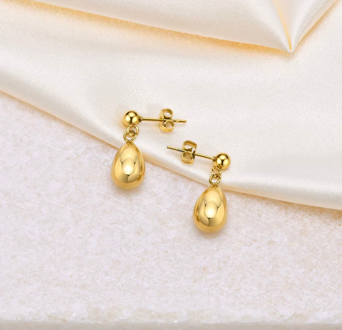 LULU TEAR DROP EARRINGS