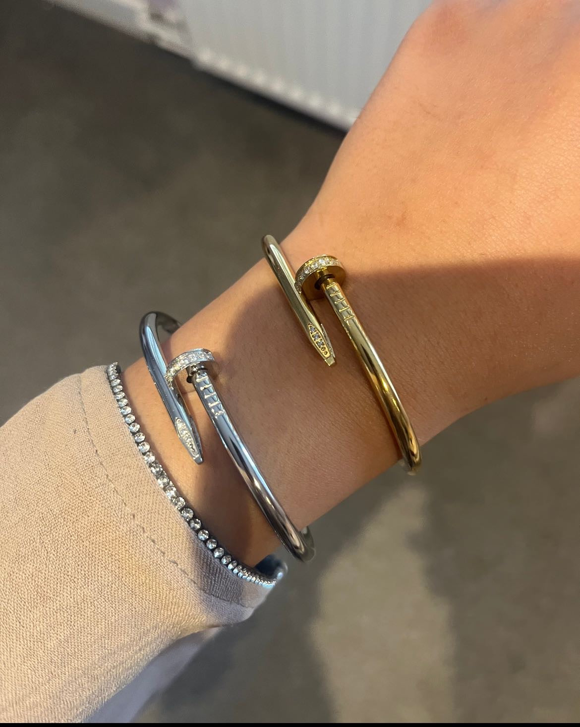 HAYLA PIN BANGLE
