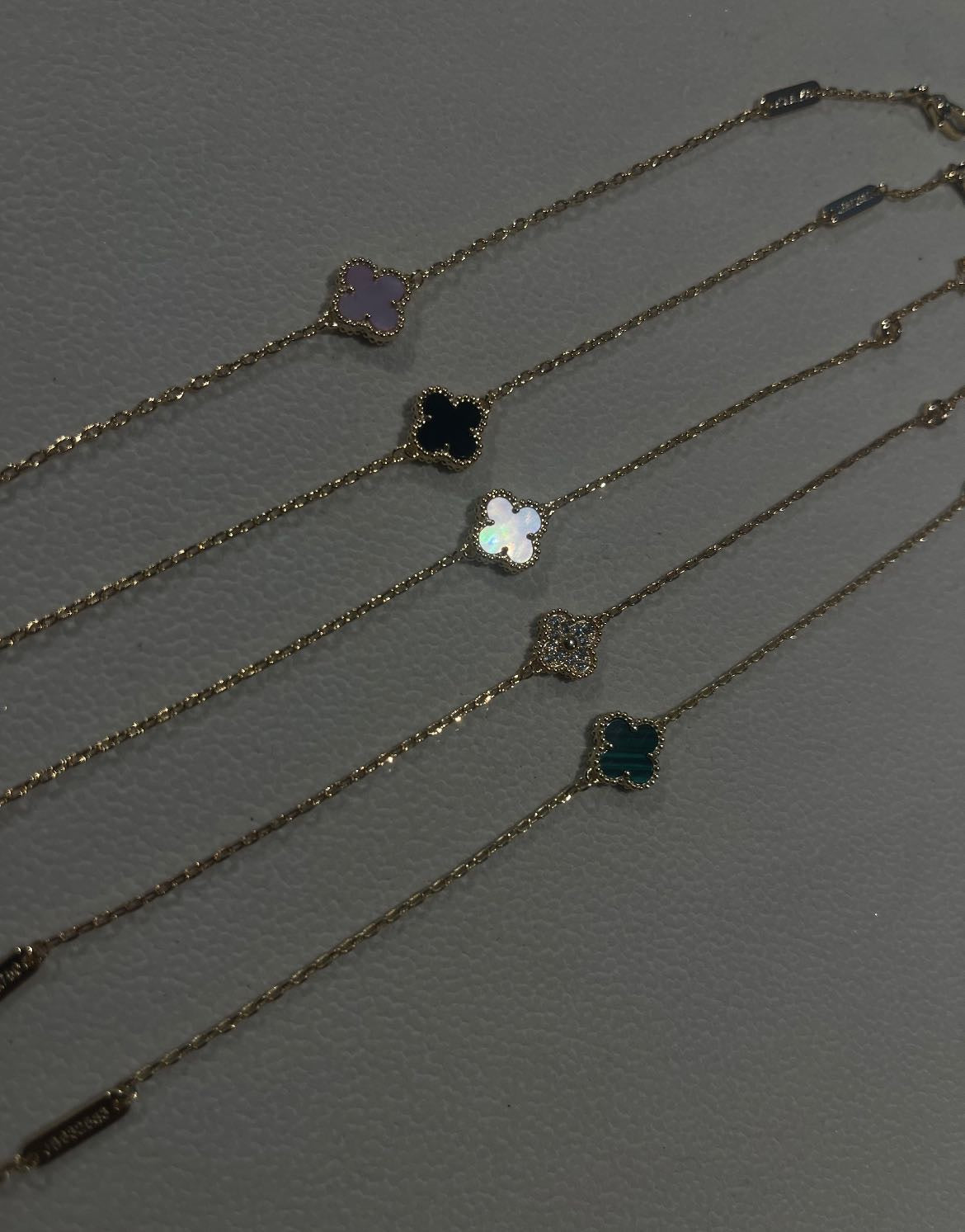 SINGLE MINI CLOVER STAMP BRACELET hi