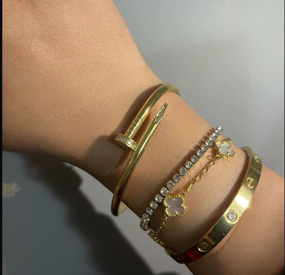 HAYLA PIN BANGLE