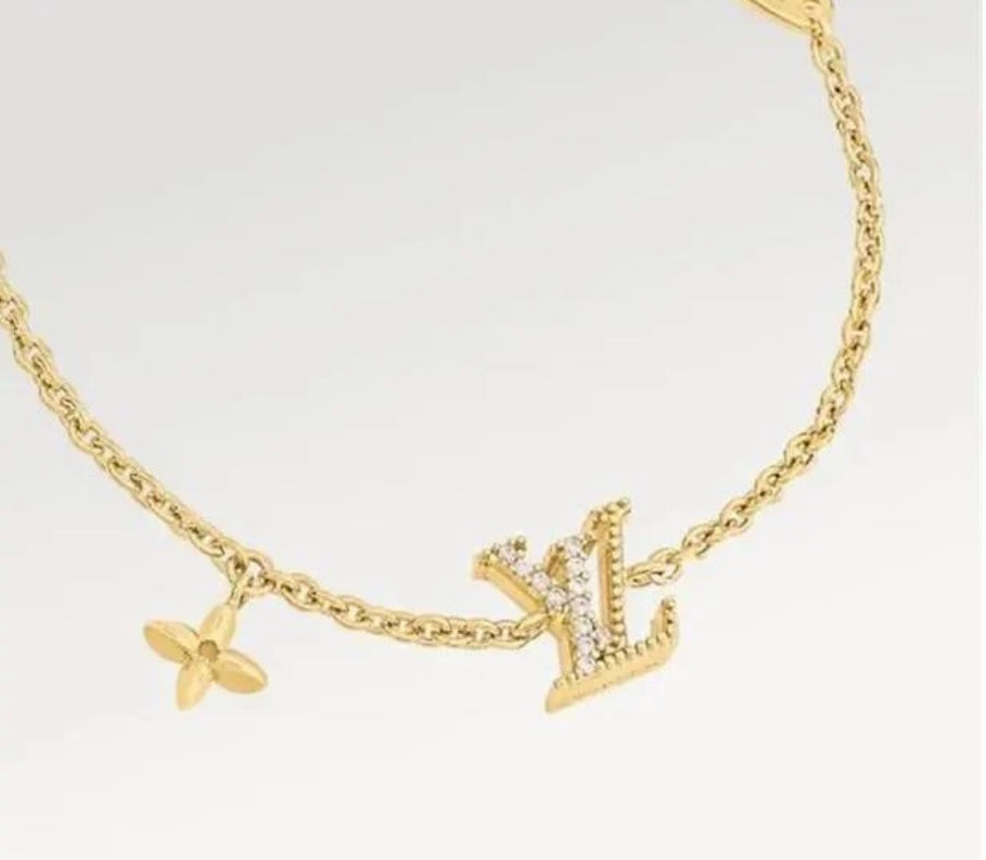 XO bracelet