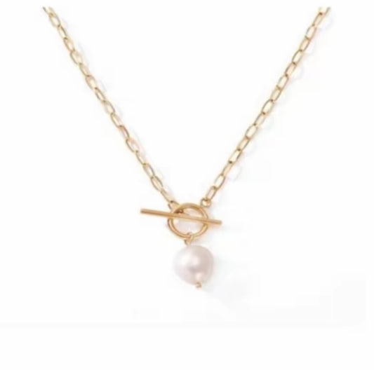 Eden pearl necklace