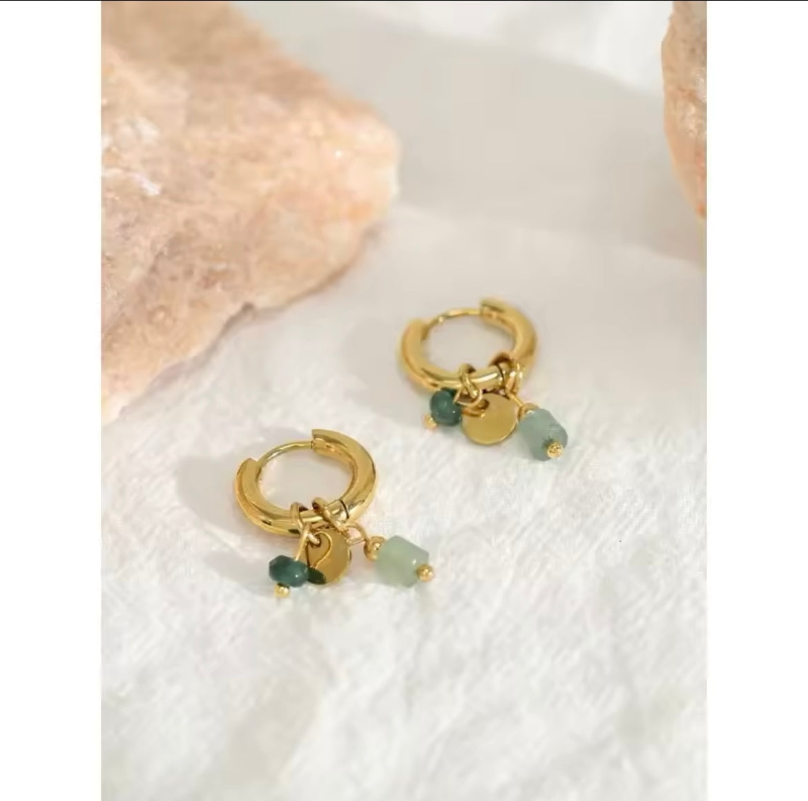 Cute chic earrings