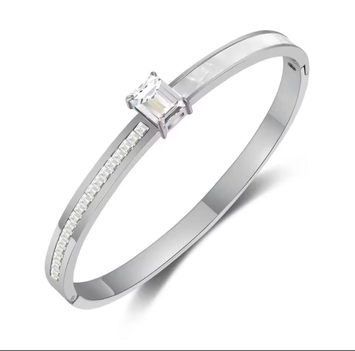 Naima silver bangle