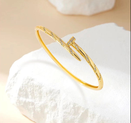 Dainty pin bangle