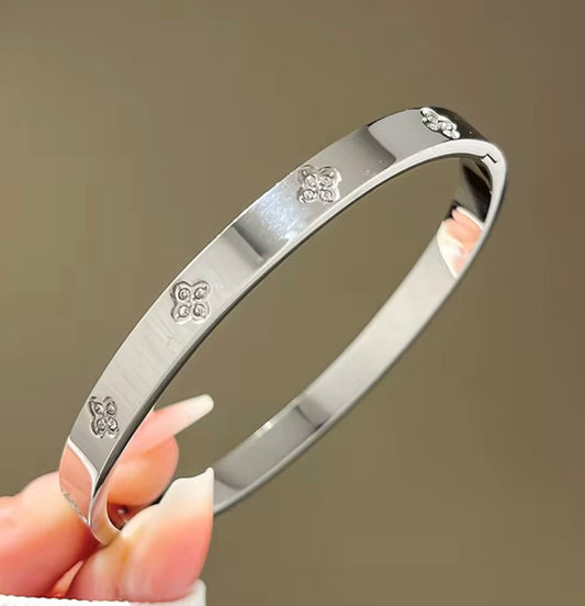 SILVER NABI CUFF
