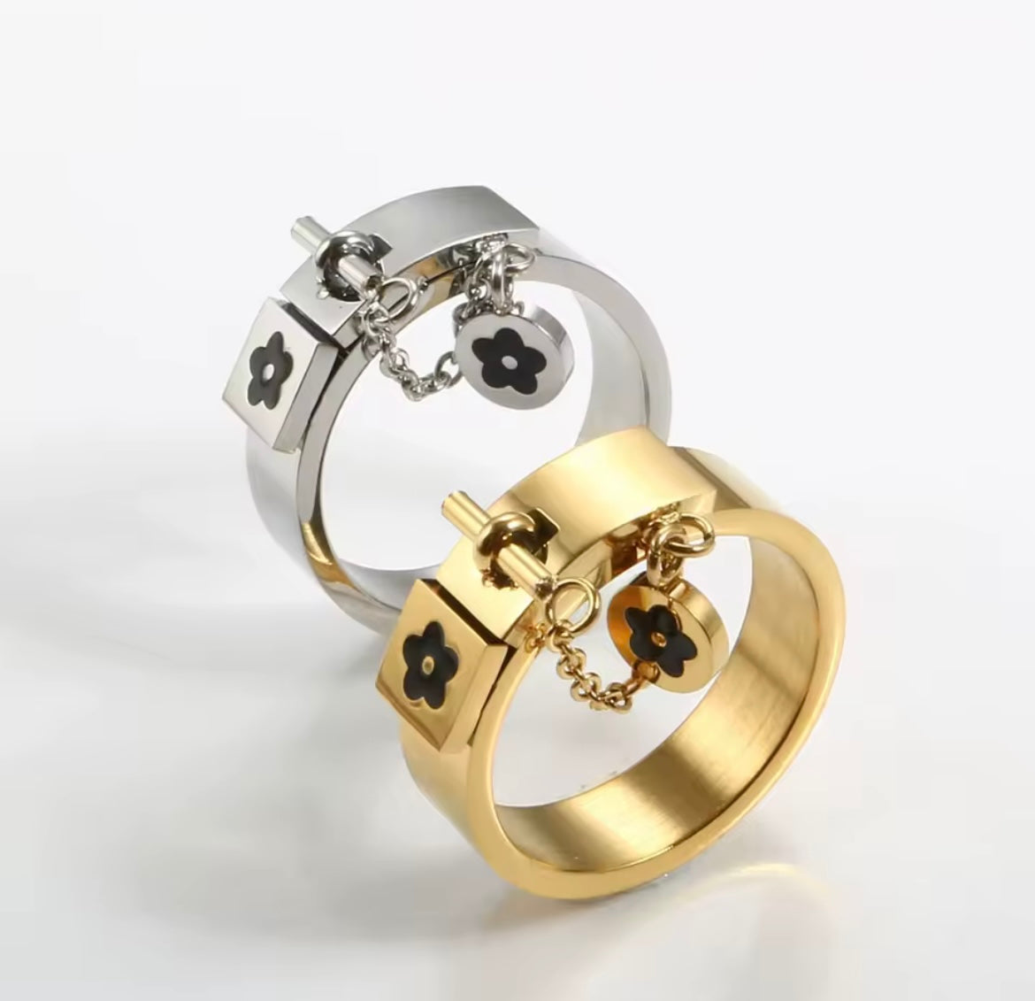 AZRA CHUNKY RING